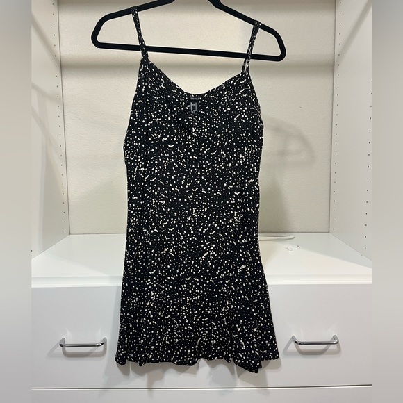 Black & White Summer Dress - Picture 2 of 4